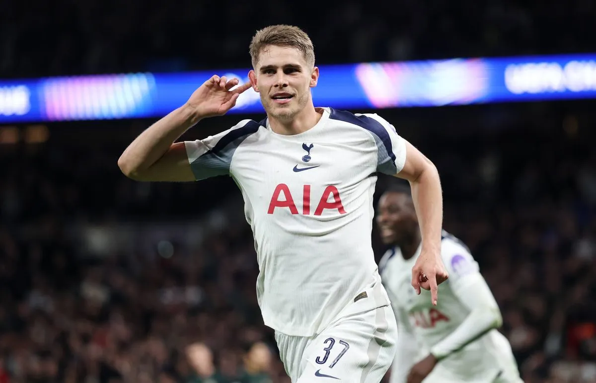 开云体育-回声报列利物浦接下可能中卫引援目标：范德芬，施洛特贝克