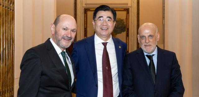 开云娱乐-西甲联盟主席支招：中国足球距离世界顶尖差在哪里